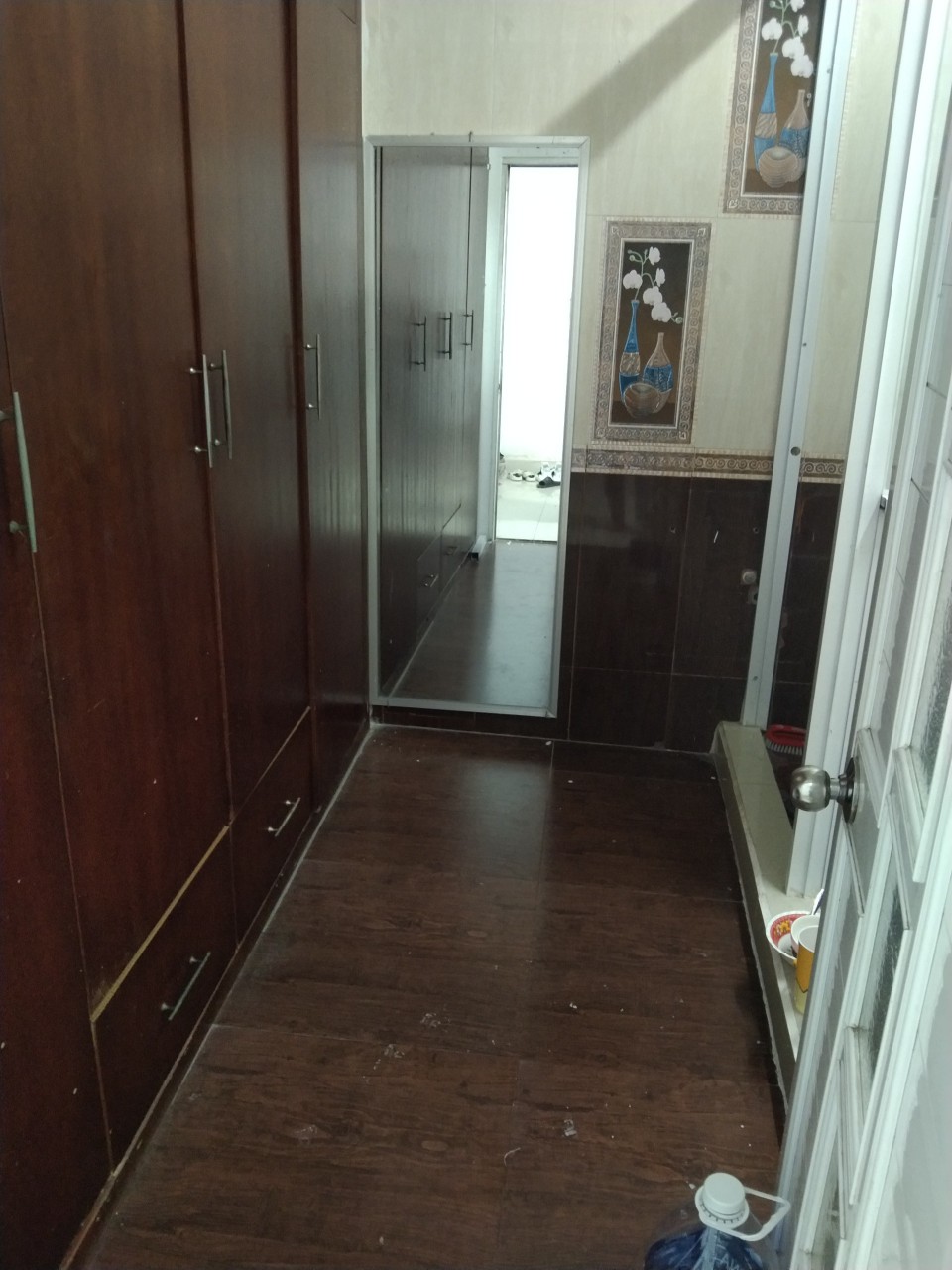 Phòng trọ Bình Thanh Gồm 1 pn có máy lạnh, phòng bếp, toilet riêng, tủ gỗ âm tường, giờ giấc tự do.
