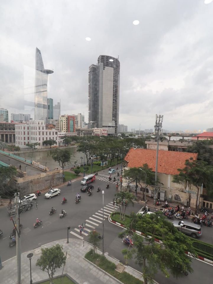 Cần cho thuê căn hộ Officetel Saigon Royal quận 4 (ngay cầu Mống Q1-Q4) 10tr