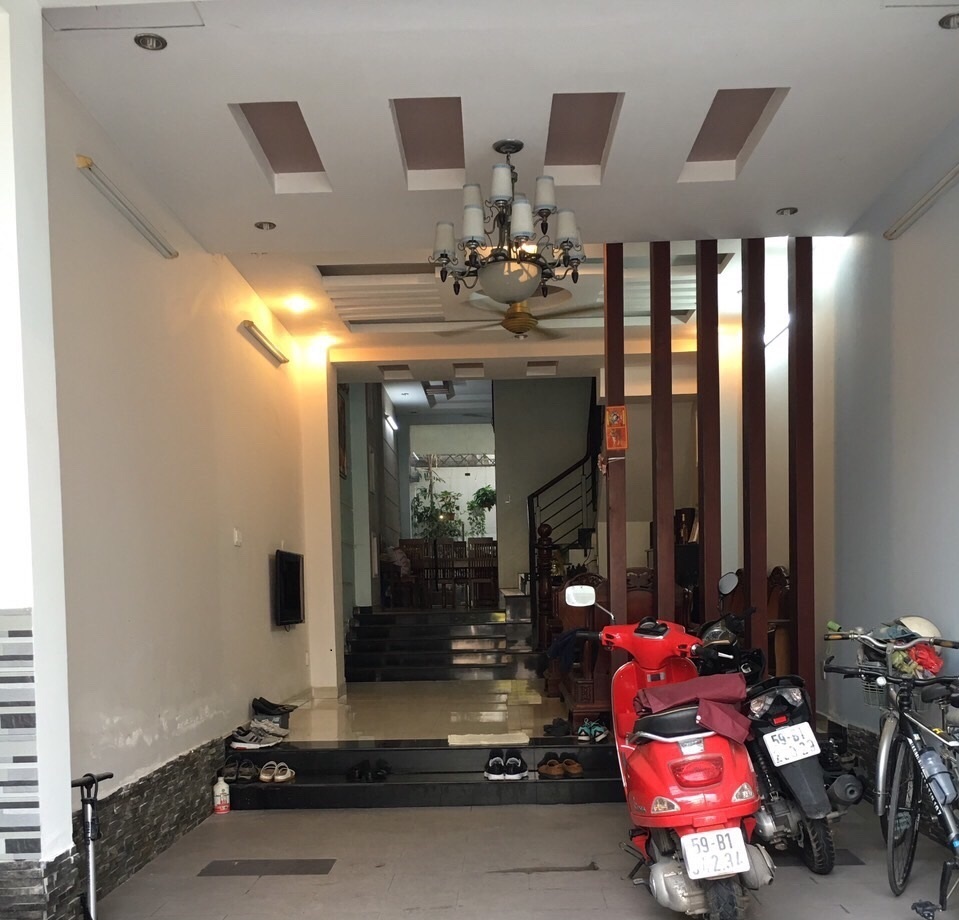 Cho thuê nhà đường Cao Đức Lân - 2 Lầu, có thang máy - Giá 40 triệu/tháng