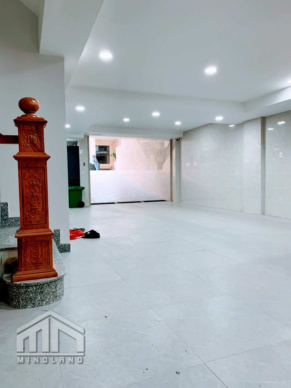 Cho thuê mặt bằng 2 tầng làm văn phòng c.ty ngang 7m trong KDC Vạn Phúc Thủ Đức