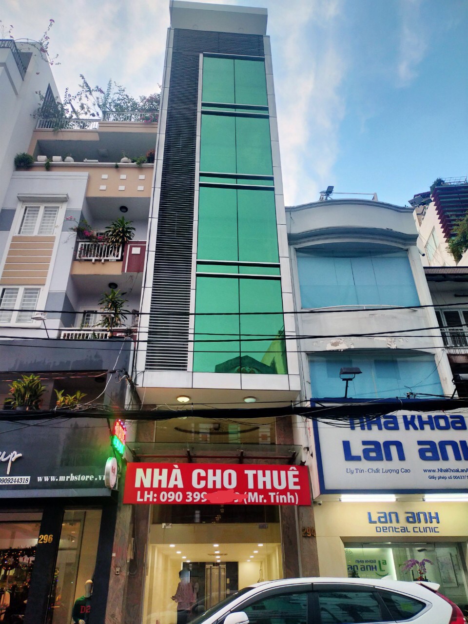 Cho thuê sàn suốt 400m2 6 LẦU TM Huỳnh Văn Bánh GIÁ 70tr