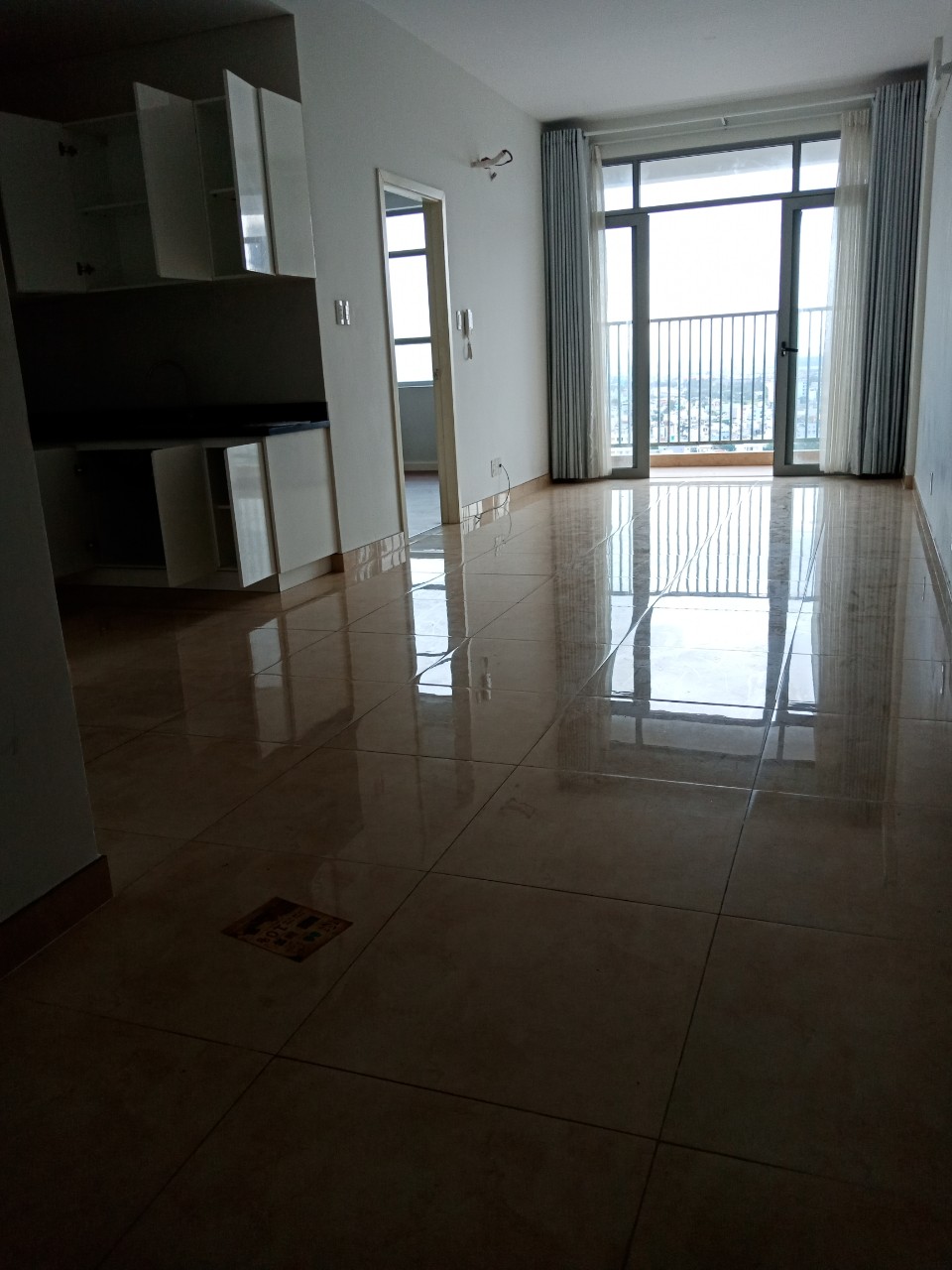 Cho thuê căn hộ nội thất cơ bản 2pn,2wc tại chung cư Luxcity 528 Huỳnh Tấn Phát P Bình Thuận Q7. Giá 8tr/th