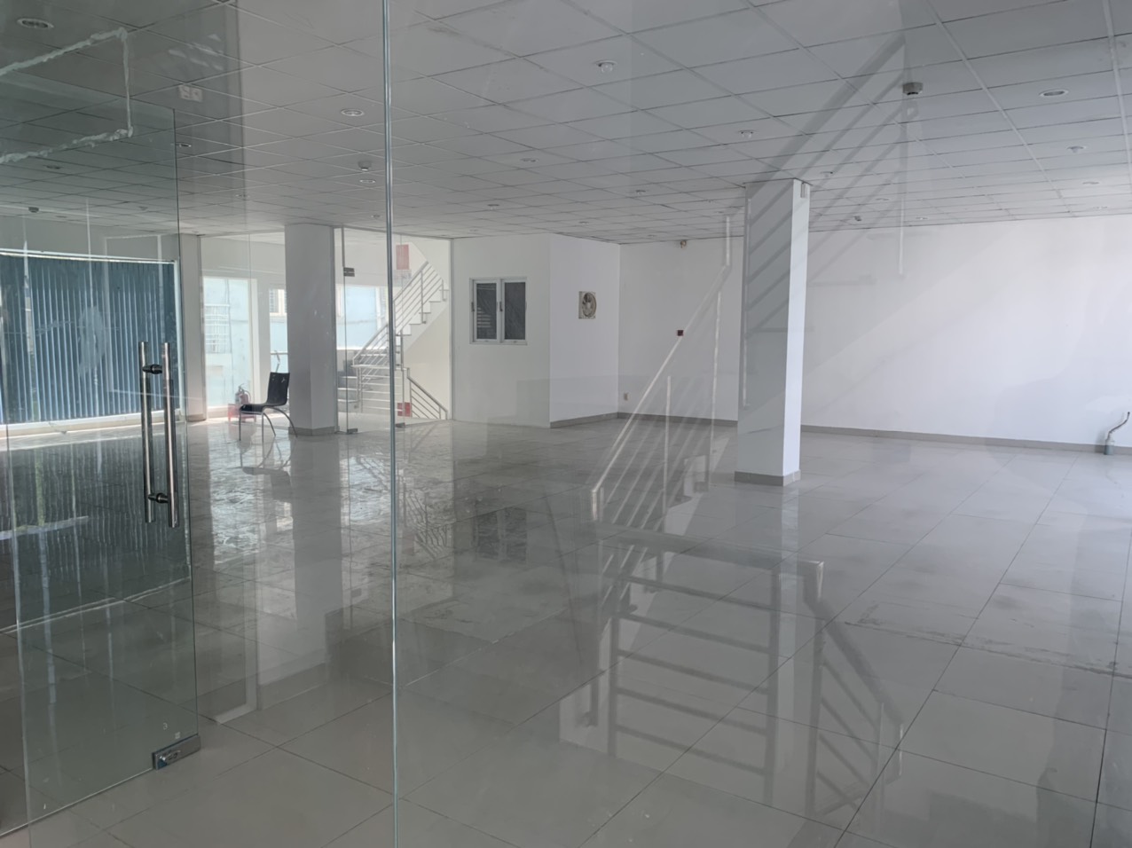Cho thuê tòa văn phòng Hầm 4 Lầu Ngang 16m - Sàn trống - Giá thuê 70 triệu/tháng