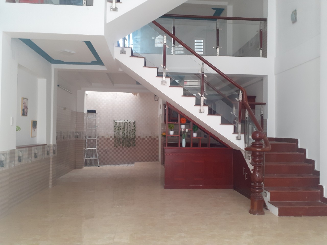  Nhà mới 5m x 13, 1T, 2,5 Lầu, 5PN. Hẻm Nguyễn Ảnh Thủ. Giá 8.5Tr/t