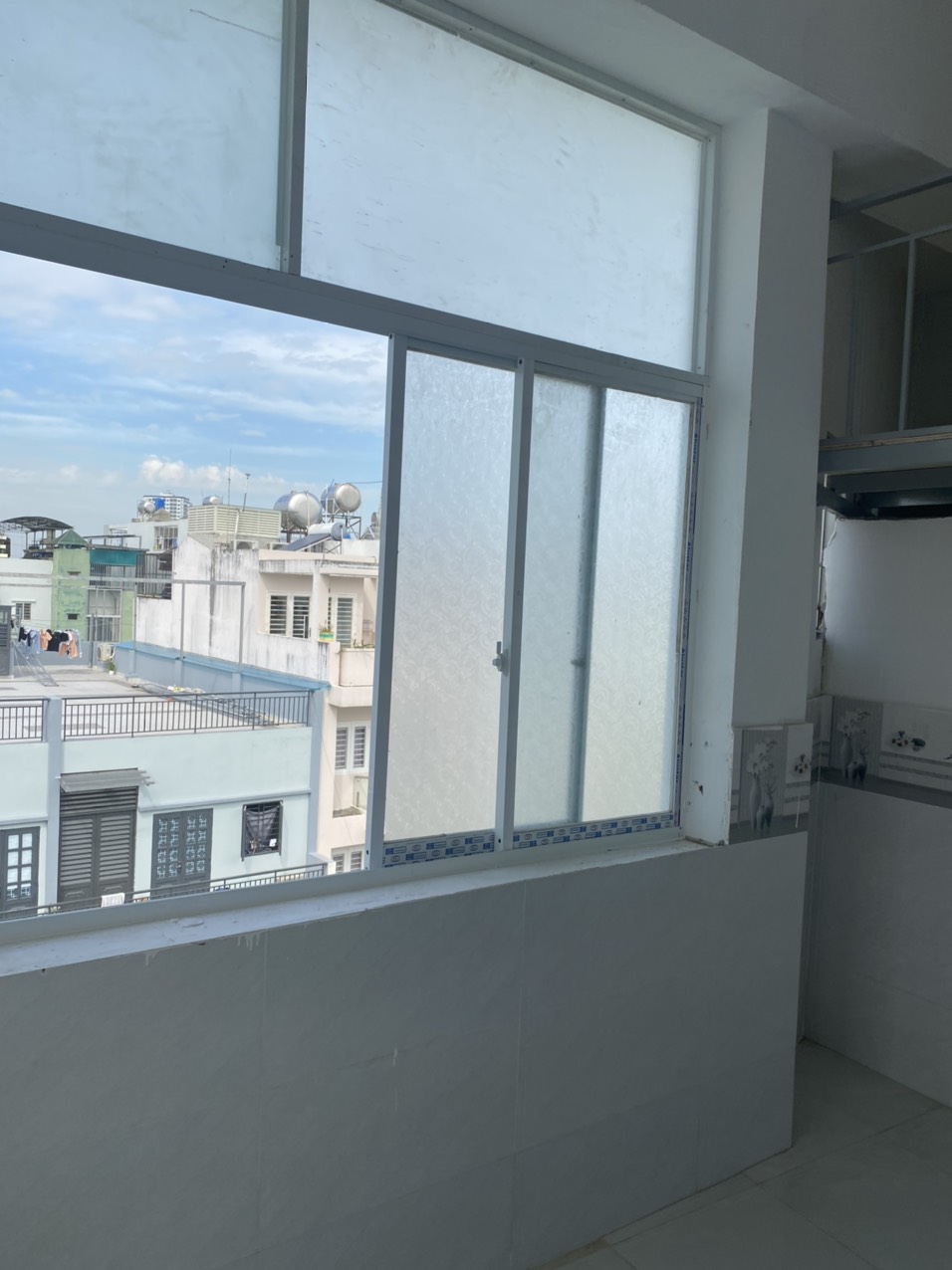Cho thuê phòng 20m2 mới 100% MT 102 Trần Văn Quang, P. 10, Tân Bình