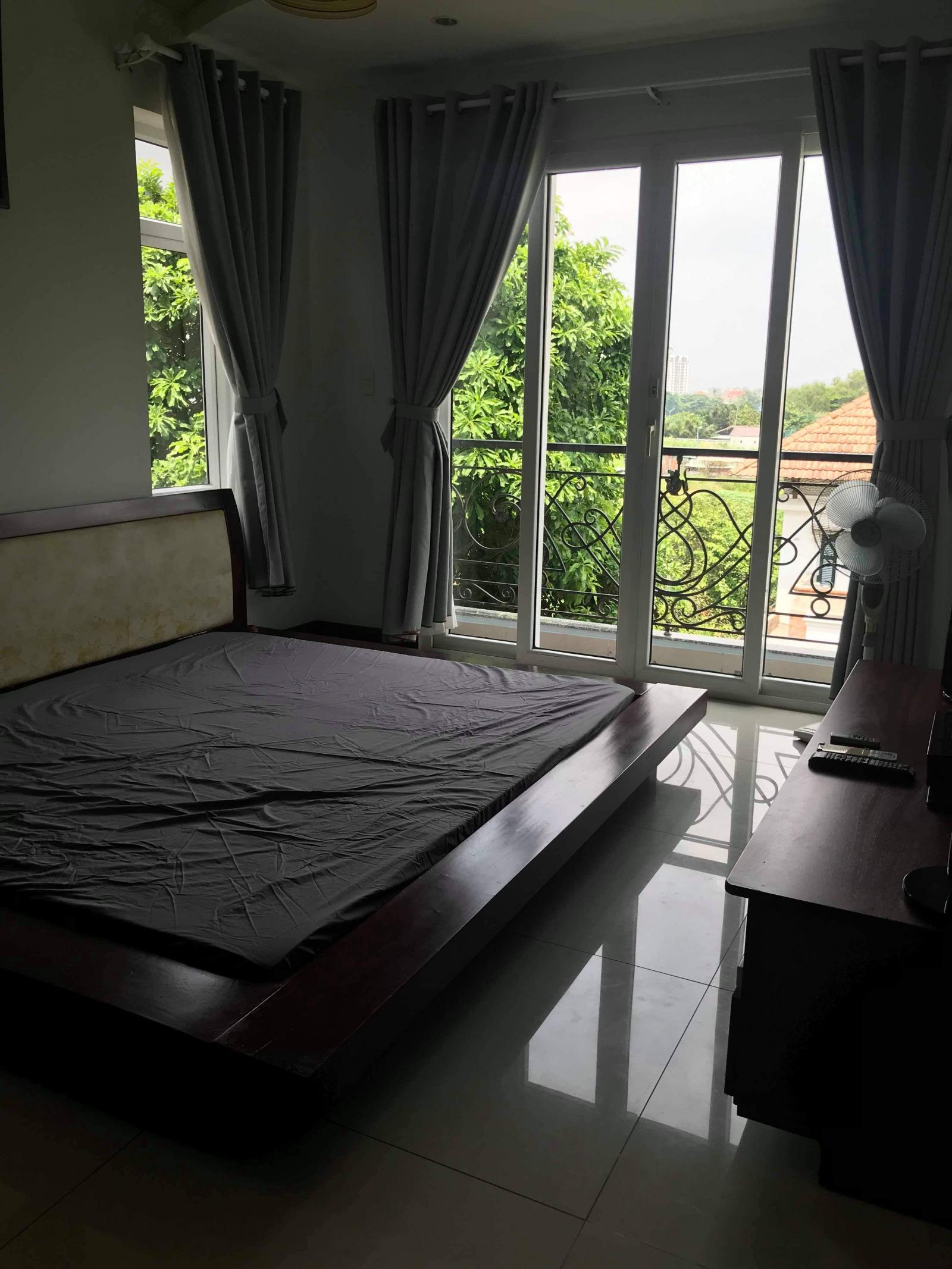Cho thuê biệt thự Nguyễn Văn Hưởng - Có sân vườn, đầy đủ tiện nghi - Giá thuê 2700$/tháng