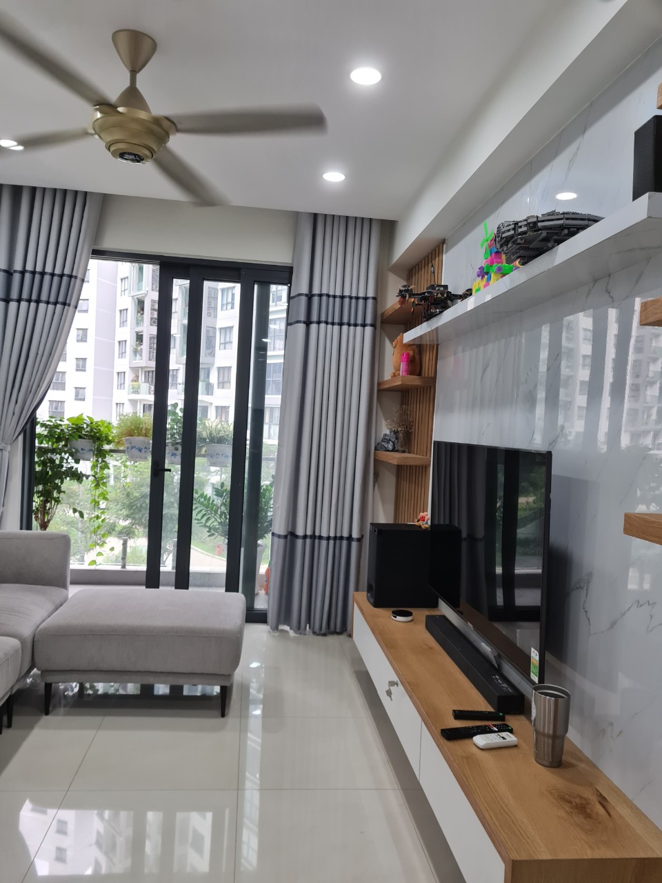 CHO THUÊ CĂN HỘ CELADON CITY ĐÂỲ ĐỦ TIỆN NGHI
LH: 0901.268.139