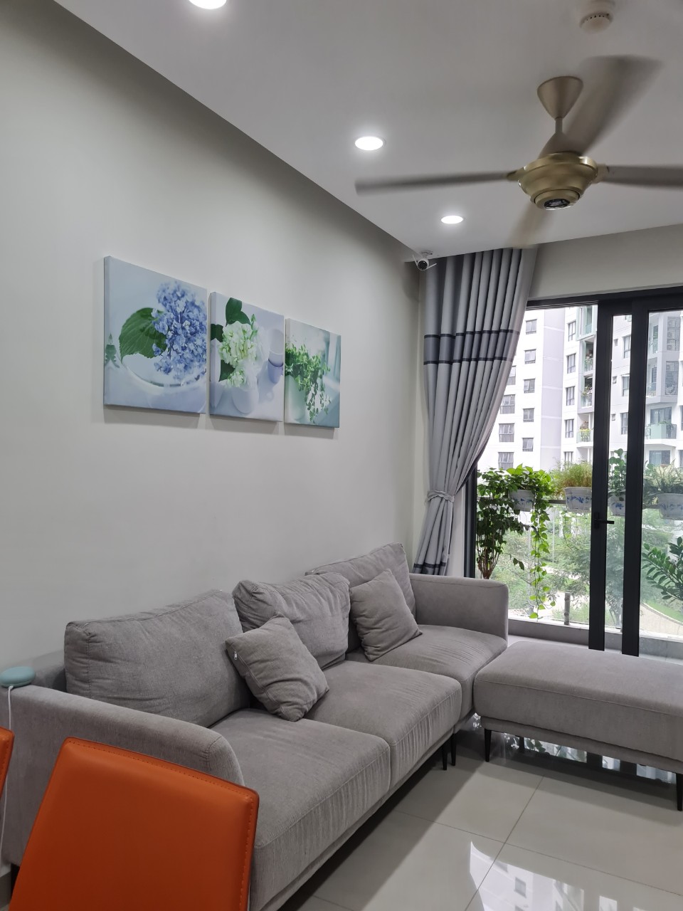 CHO THUÊ CĂN HỘ CELADON CITY ĐÂỲ ĐỦ TIỆN NGHI
LH: 0901.268.139