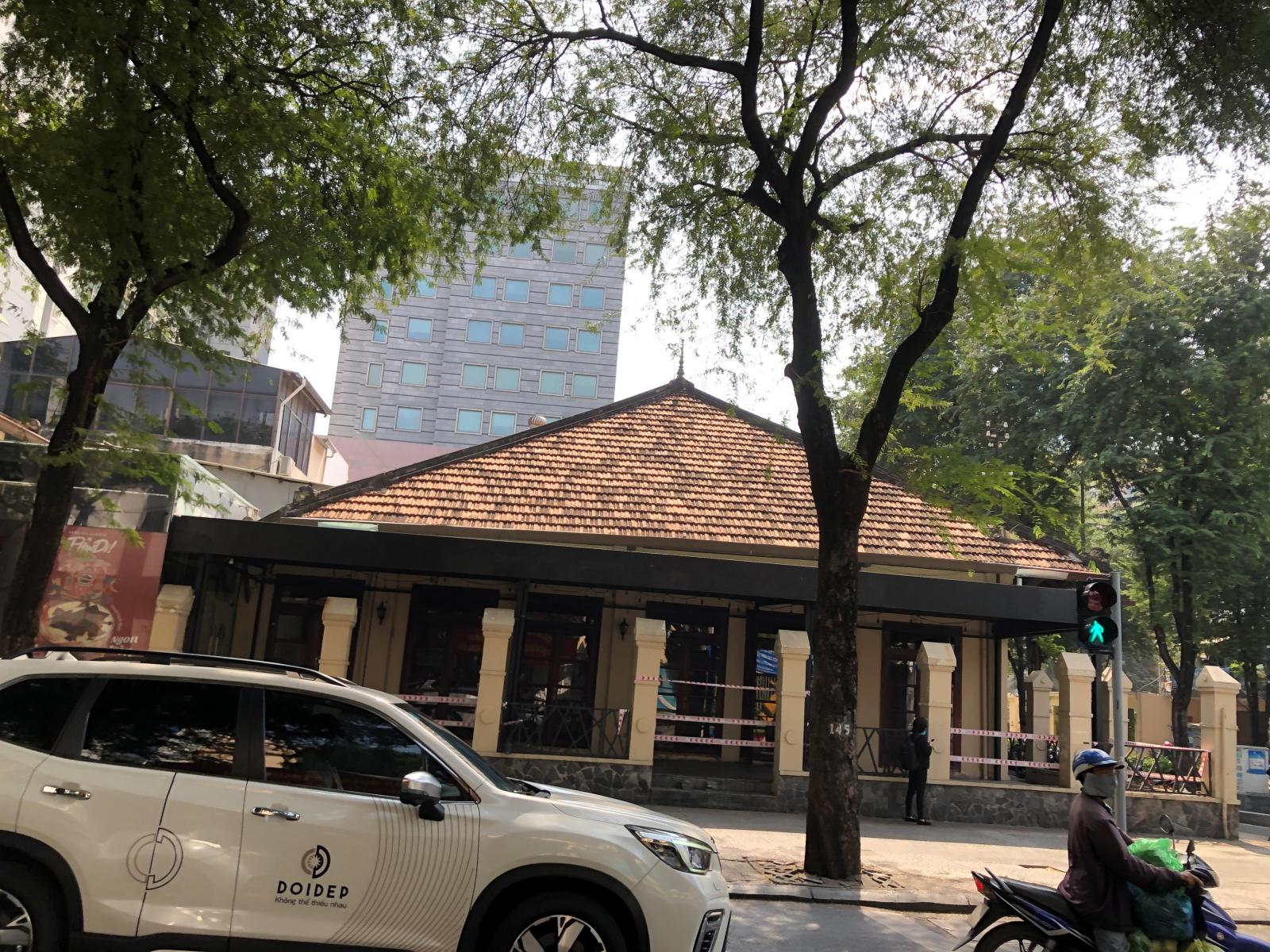 Cho thuê nhà hàng góc 2MT Pasteur,Q1 DT 10x25m  giá TỐT