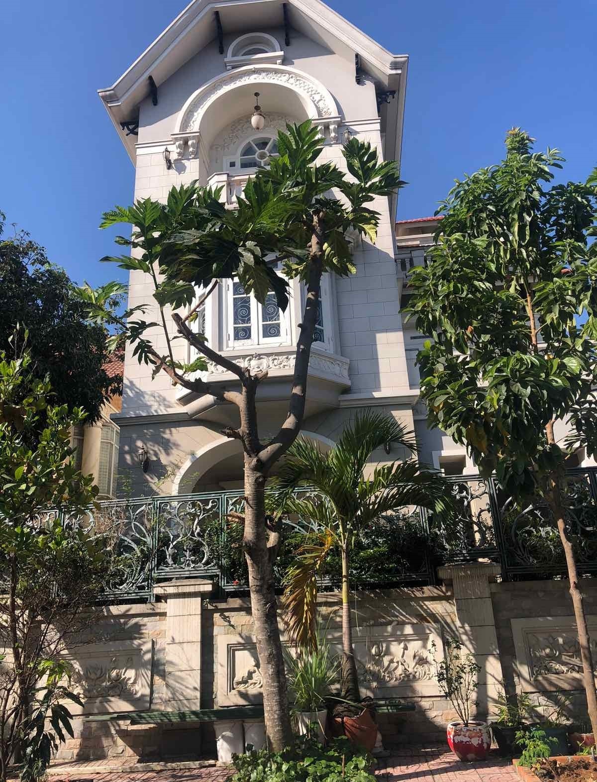 Cho Thuê Villa Nguyễn Văn Hưởng 340m2 Có Hồ Bơi - Giá 2900$/Tháng