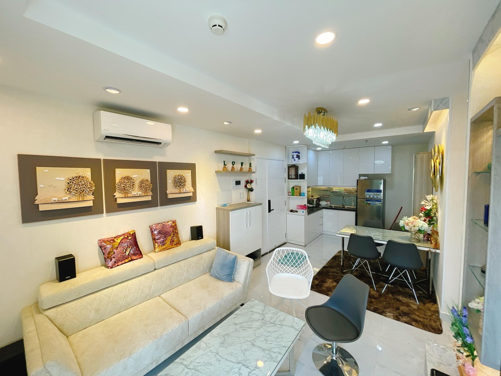 Cho thuê gấp căn hộ Tera Royal vip nhất nhì Q. 3, 72m2, 2pn, full NT, nhà đẹp như mơ. 
