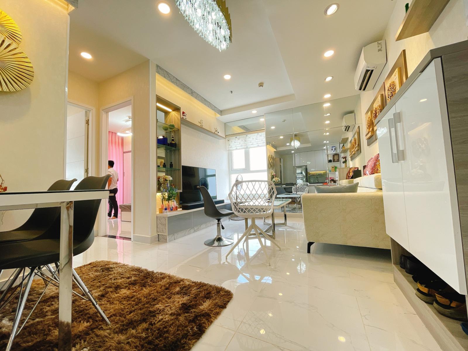 Cho thuê gấp căn hộ Tera Royal vip nhất nhì Q. 3, 72m2, 2pn, full NT, nhà đẹp như mơ. 