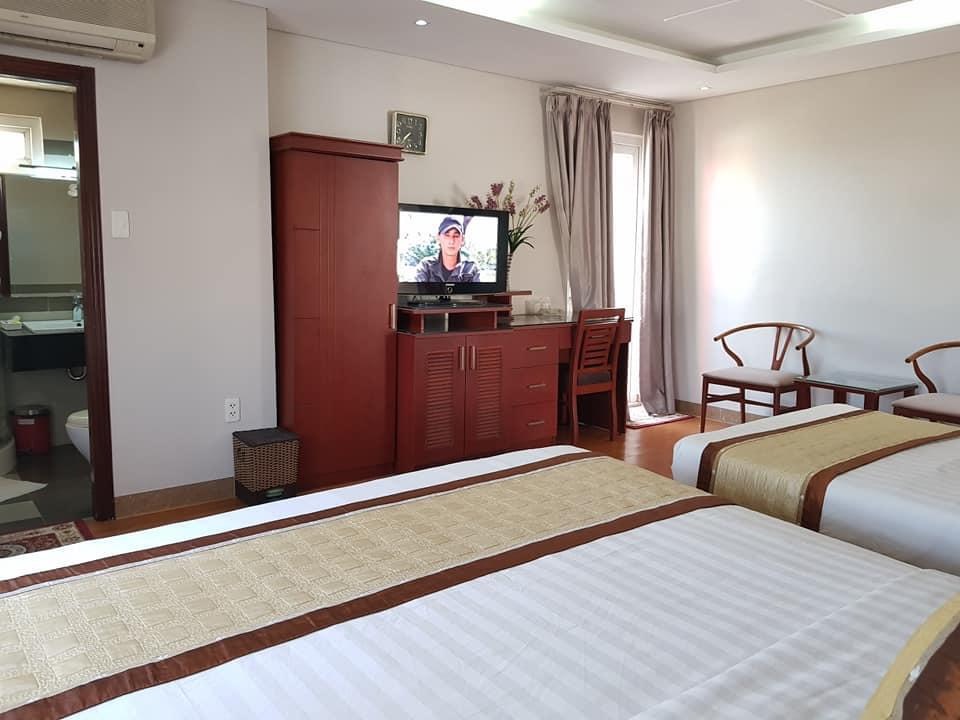 Cho thuê khách sạn 28 phòng MT Cộng Hòa, P.13, Q.Tân Bình. 