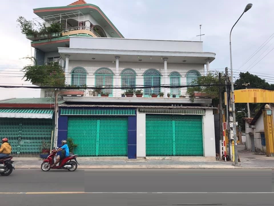  Mặt Tiền Đường Nguyễn Duy Trinh,  -- Nhà rộng nhiều tiện ích 