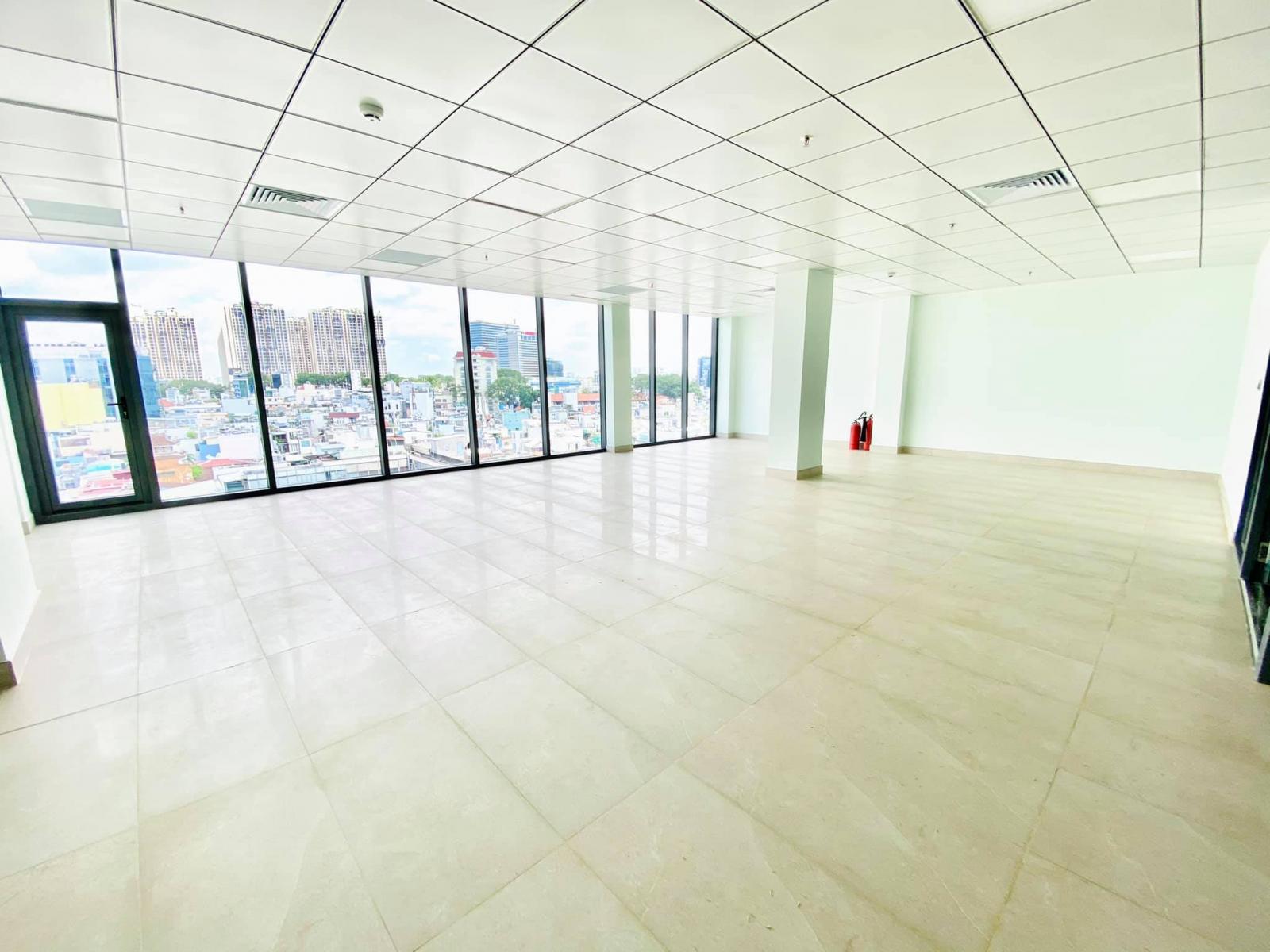 Cho thuê sàn trệt làm VP hoặc KD tại tòa nhà mới xây MT Nguyễn Đình Chiểu, sàn trong suốt chính chủ