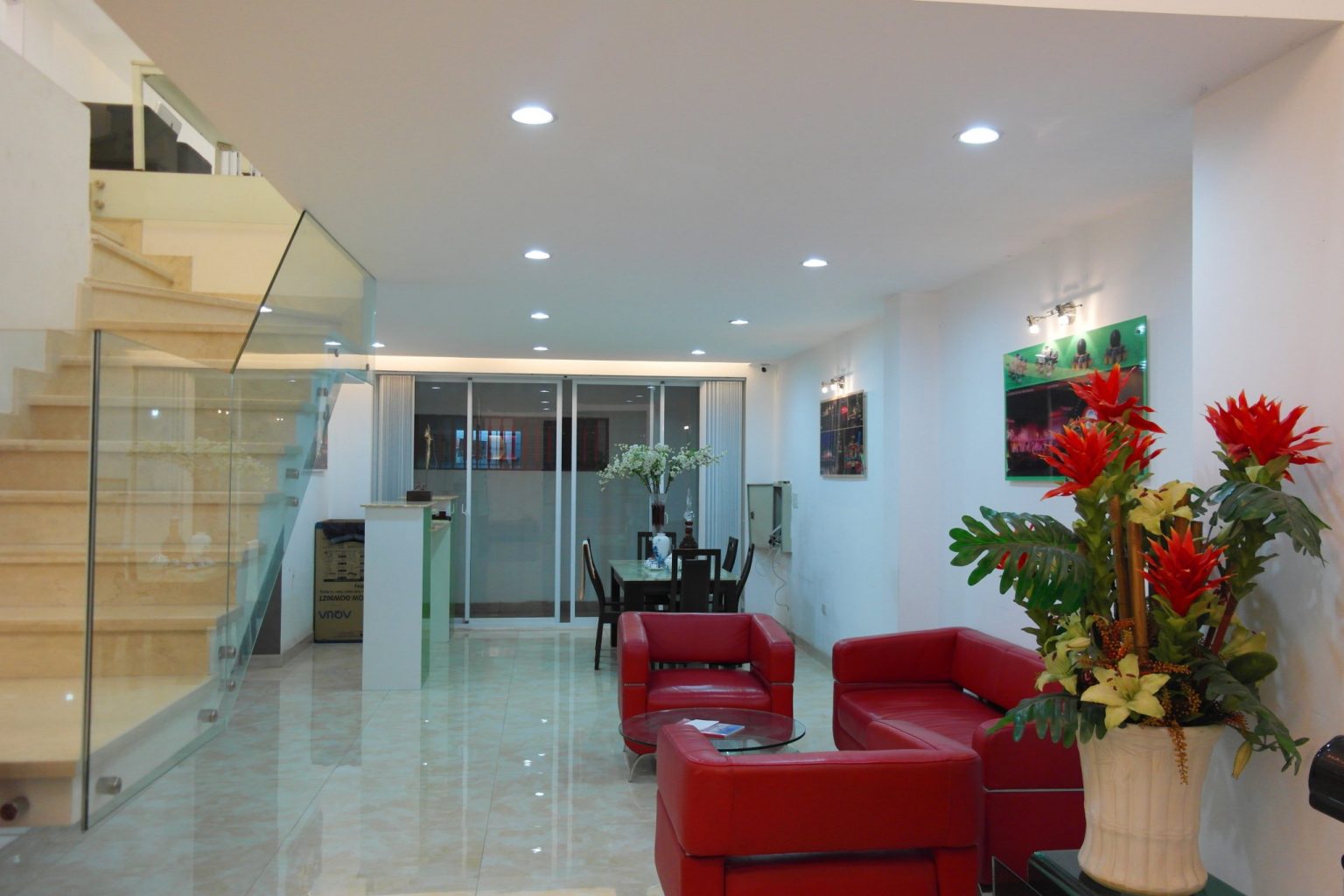 Chính chủ cho thuê từng tầng hoặc nguyên tòa nhà tại trung tâm đường Phan Văn Trị, phường 10