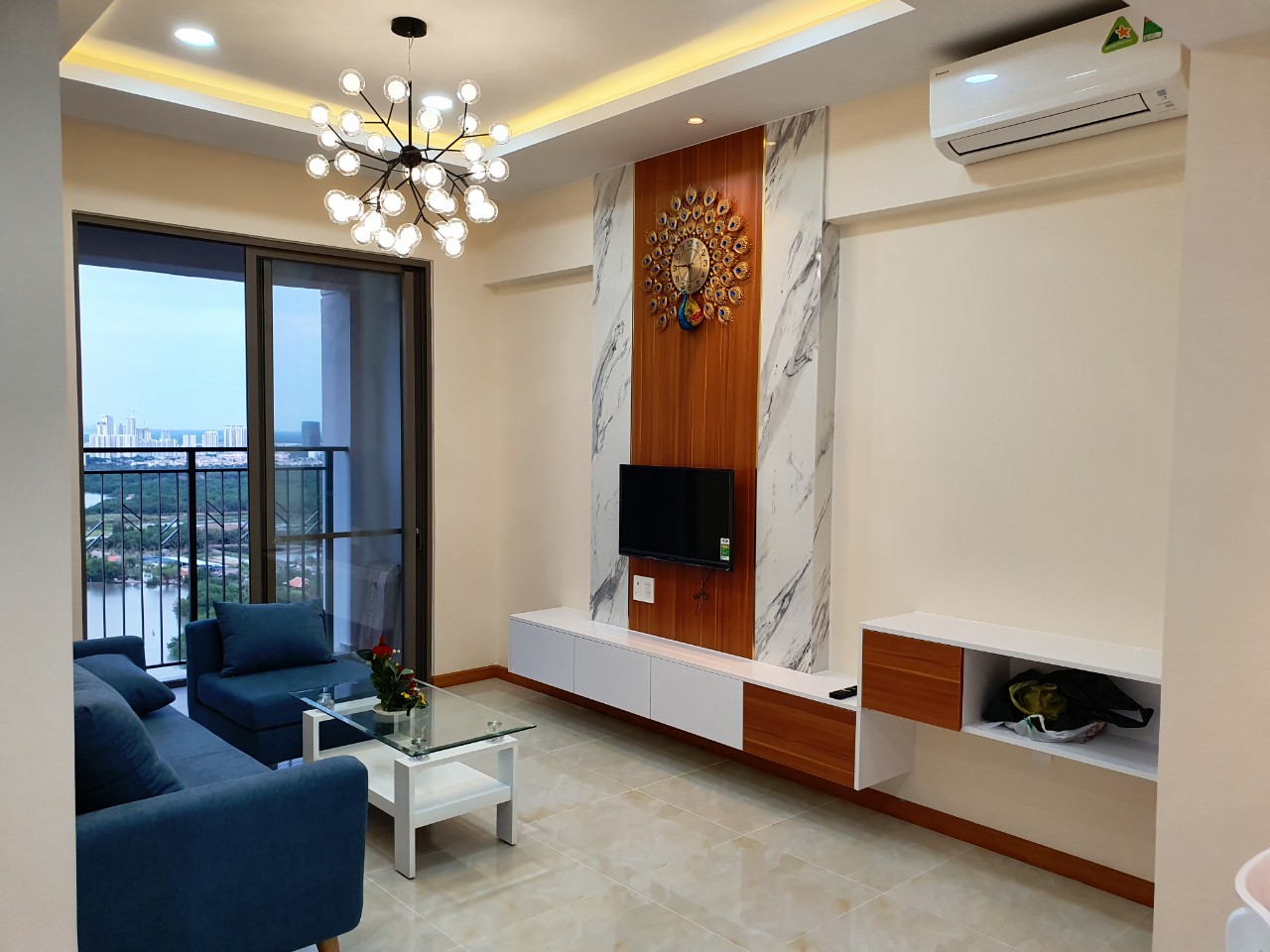 Cần cho thuê căn hộ Phú Hoàng Anh - Nhà Bè, 2 PN giá từ 7tr/tháng. LH 0947535251