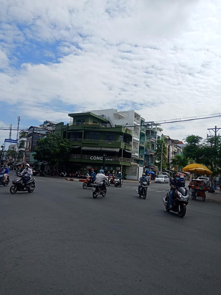 Cần cho thuê nhà kinh doanh 2 MT đường: Bình Phú, Q6
