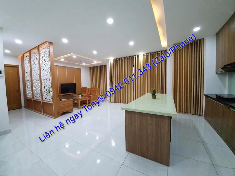 Cho thuê căn hộ 2 phòng ngủ / 2WC DT 105m2 tầng cao full tiện nghi #18 Triệu / Tháng Tel 0942811343 Tony 