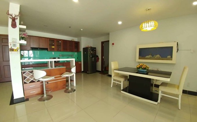 Cho thuê căn hộ chung cư Hùng Vương Plaza Q5.132m,3PN,3WC.đầy đủ nội thất,Giá 20tr/th Lh 0932204185