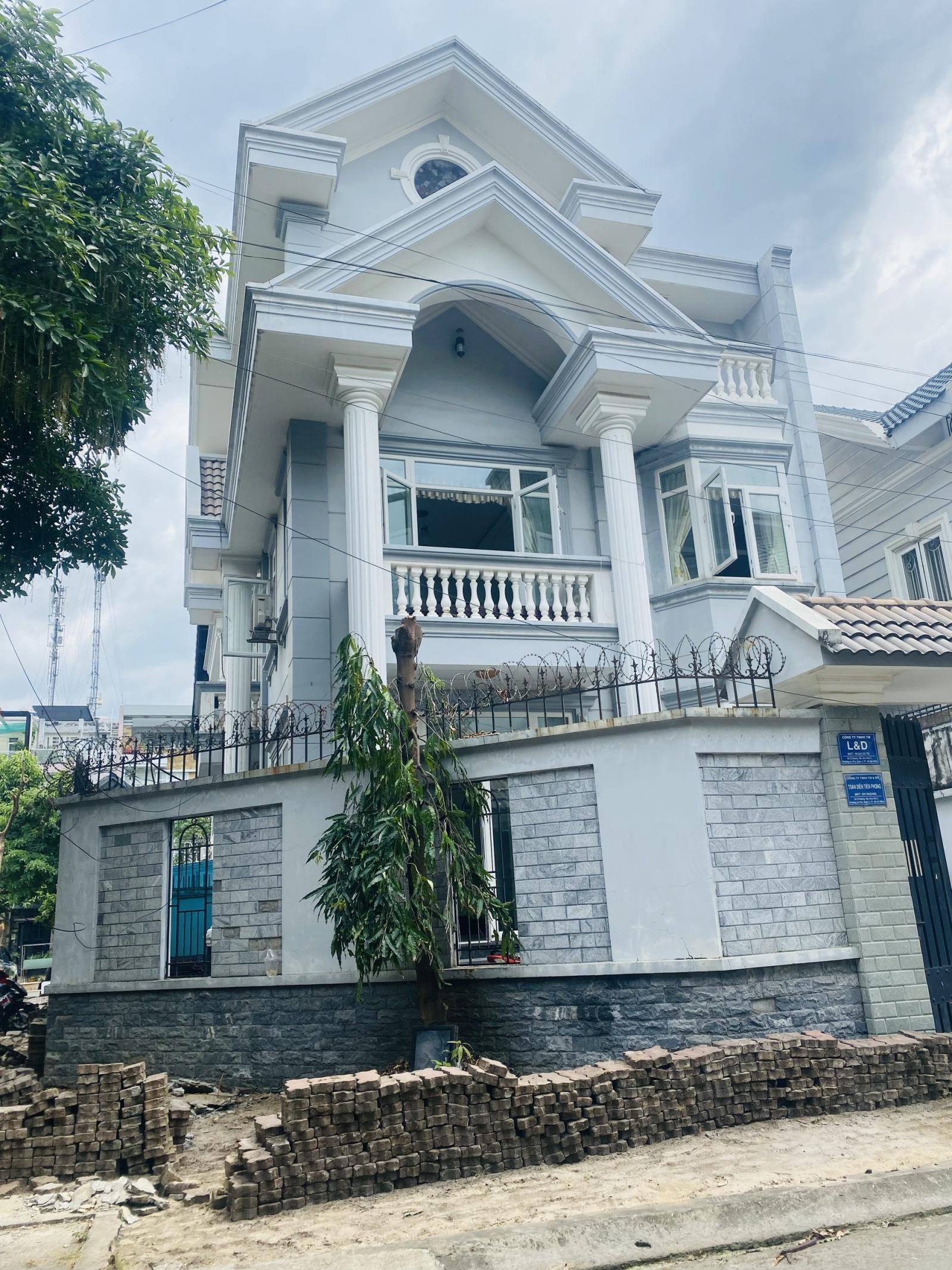 Cho Thuê Villa Trần Não Căn Góc Ngang 12m - Giá 2500$