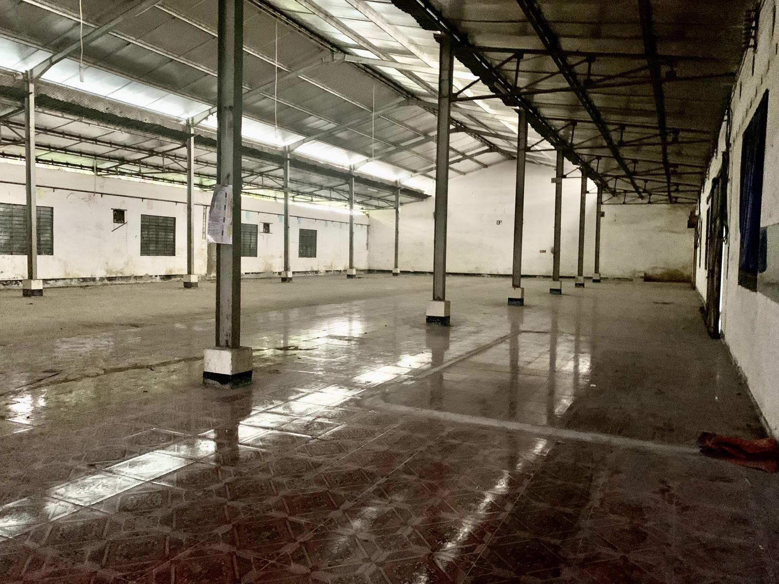 * Cho thuê kho xưởng *1300m2 đường Dương Quảng Hàm, Quận Gò Vấp