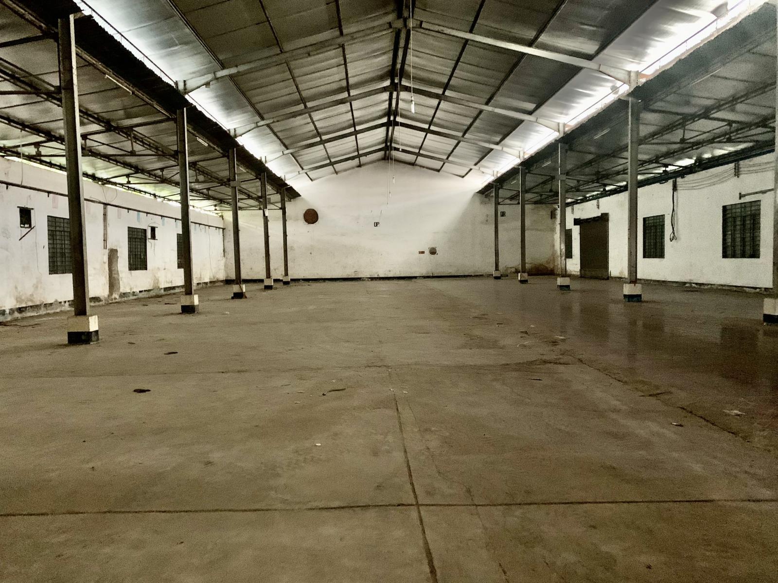 * Cho thuê kho xưởng *1300m2 đường Dương Quảng Hàm, Quận Gò Vấp