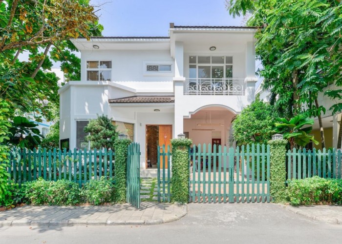 Cho thuê biệt thự Hưng Thái quận 7, nhà đẹp giá chốt 34 triệu. 3PN, 3WC.