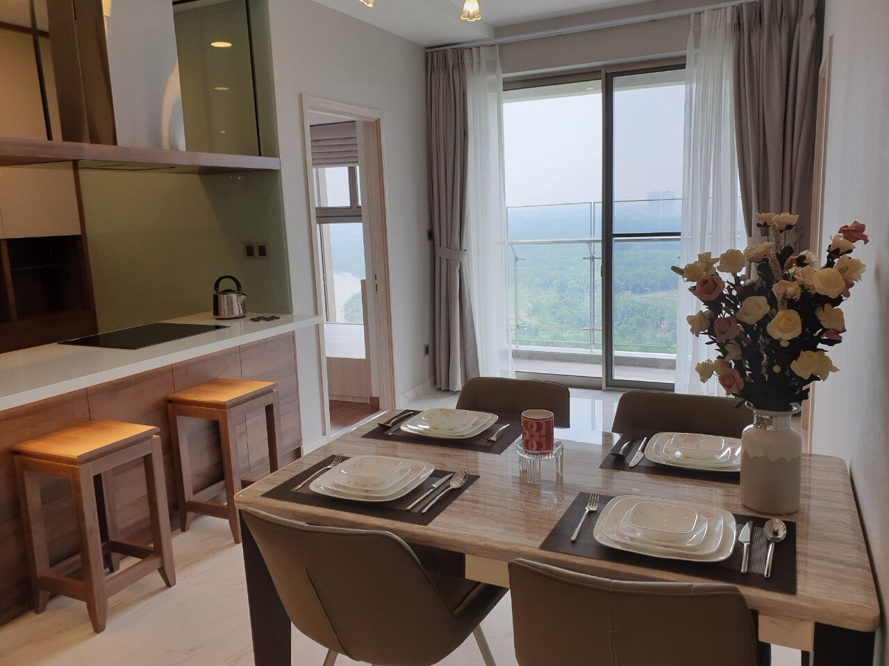 Cho thuê căn hộ Midtown Phú Mỹ Hưng, 2PN dt 90m2 full nội thất chỉ 20tr/tháng. lh: 0909168890