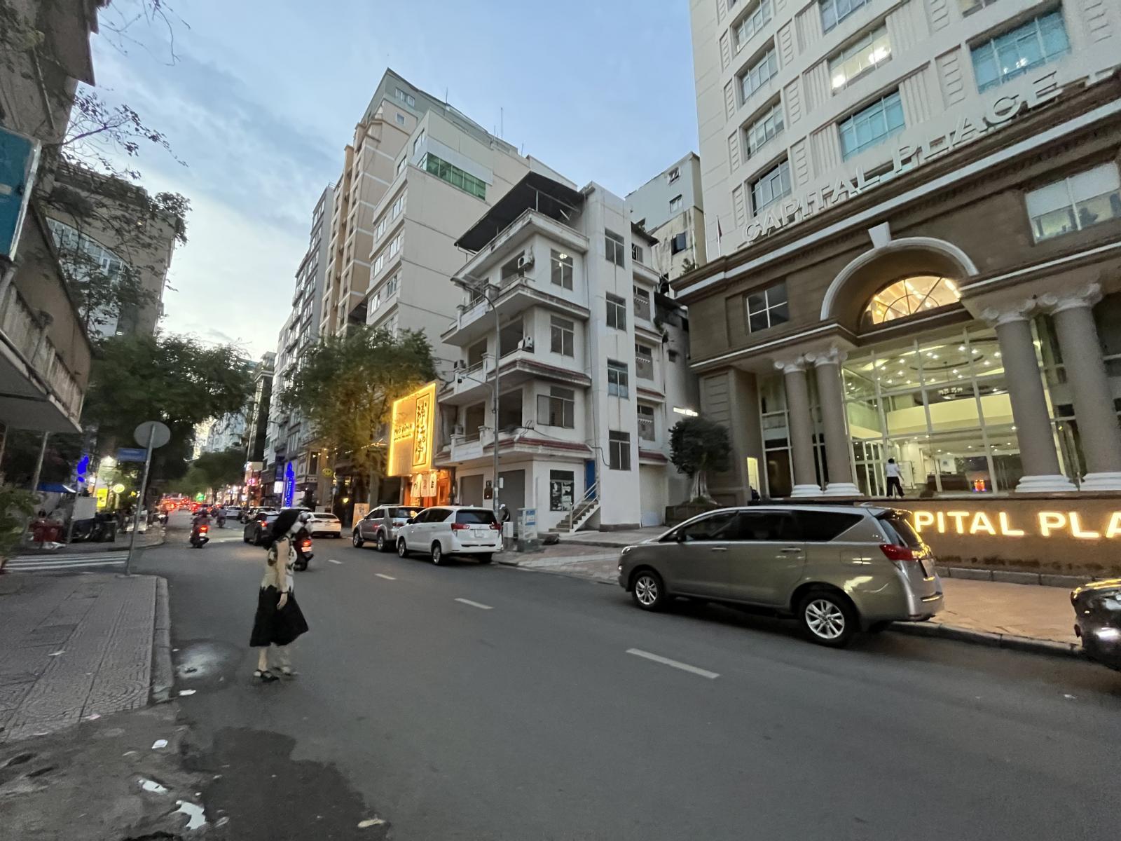 Cho thuê khách sạn mặt tiền đường Thái Văn Lung, Phường Bến Nghé, Quân 1