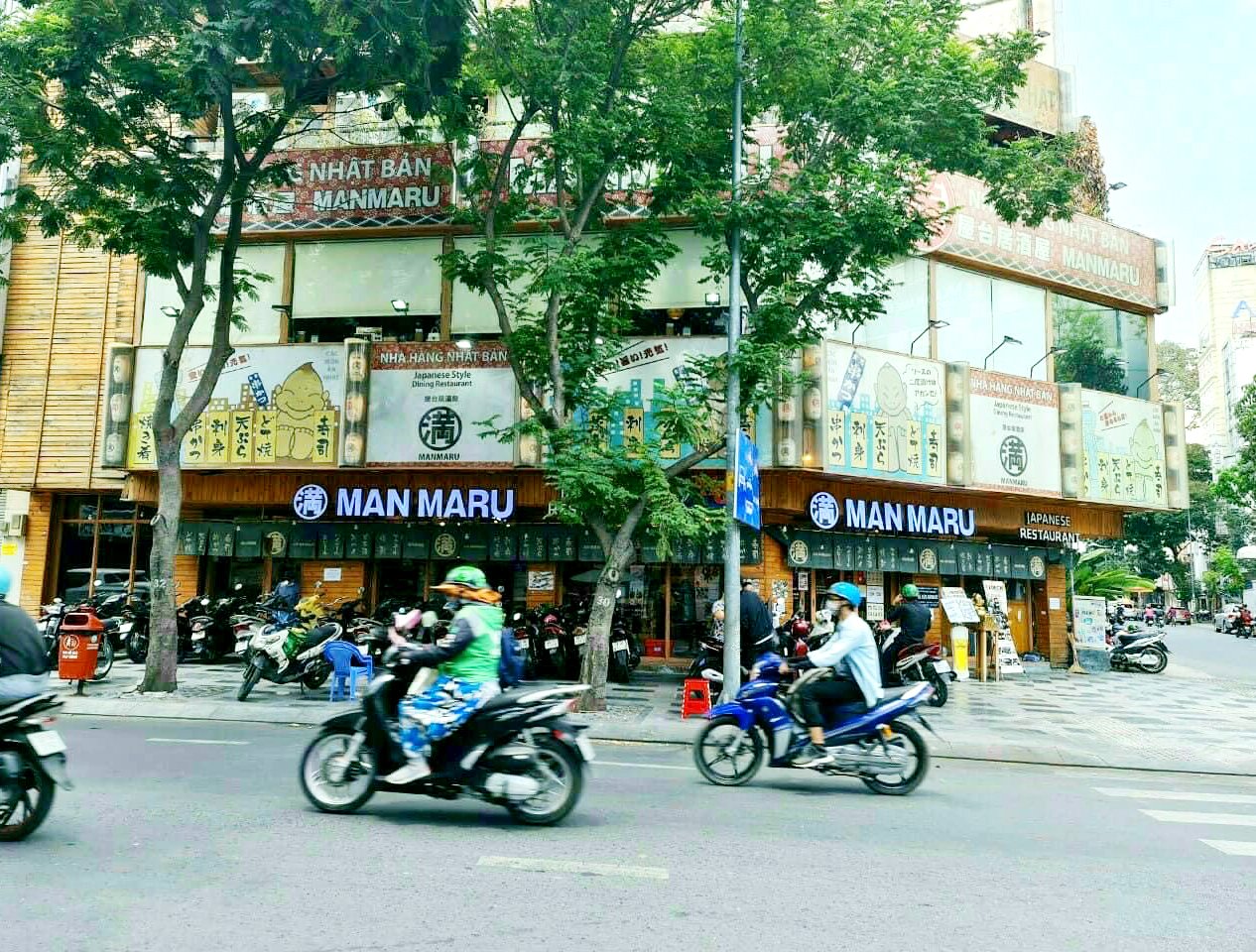 Cho thuê nhà GÓC 2 MẶT TIỀN 190-192-192A Lý Tự Trọng, Q1 ~1400m2 giá 50.000$