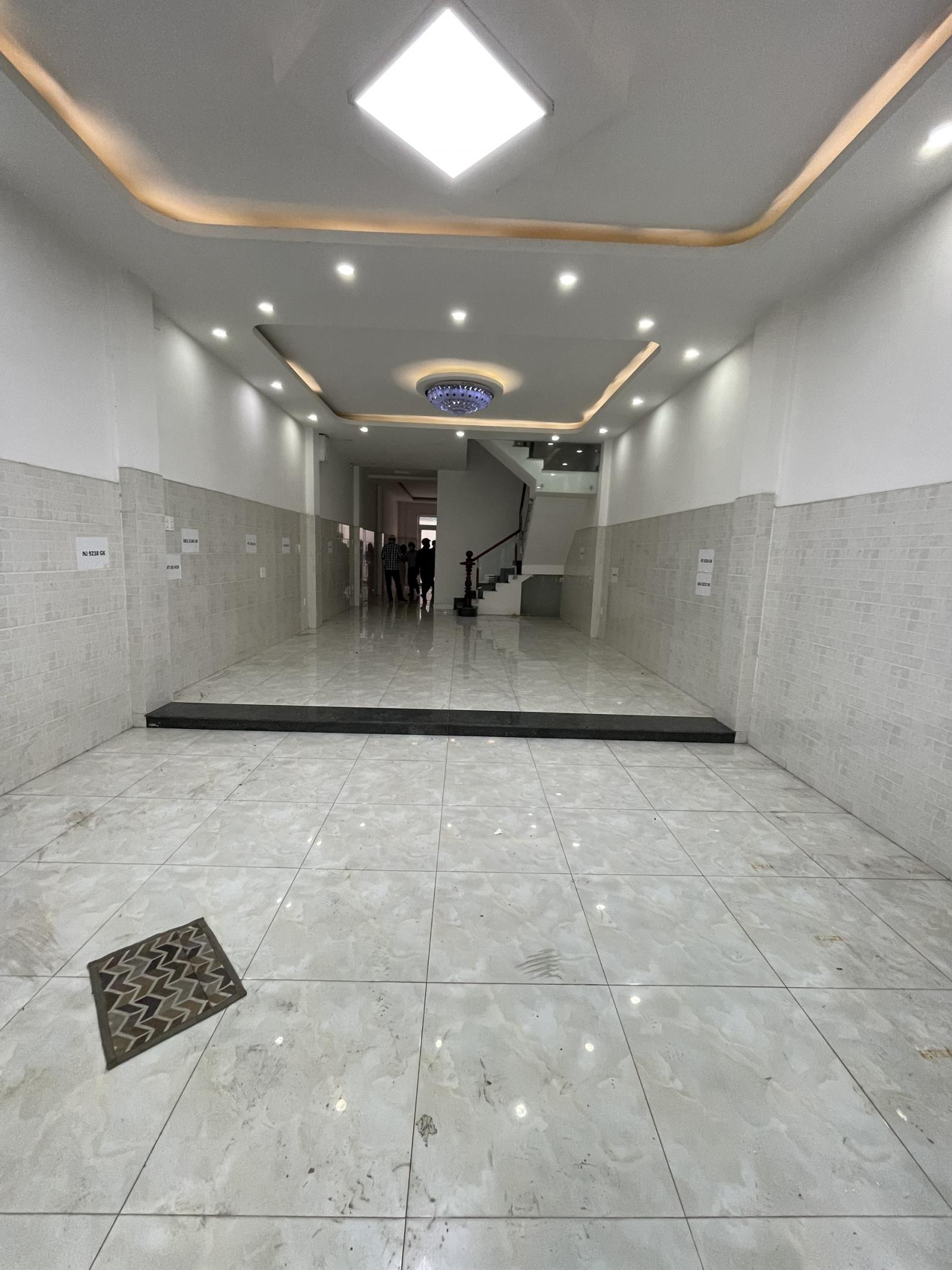 Nhà Mặt Tiền đường Lý Tự Trong: Trệt 5 Lầu Thang Máy, PCCC: Phù hợp Nhà Hàng, Karaoke, Khách sạn