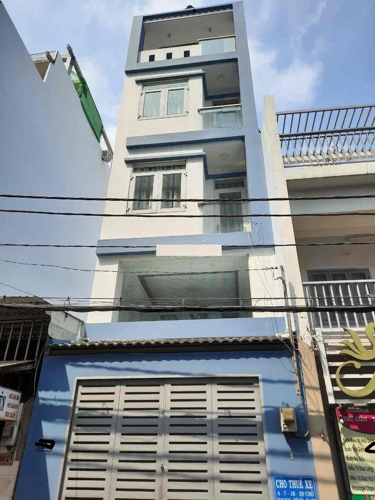 Nhà Hẻm KD đường D2: Trệt 4 Lầu Full Máy Lạnh, Nội Thất âm tường: Phù hợp VPCT, SPA