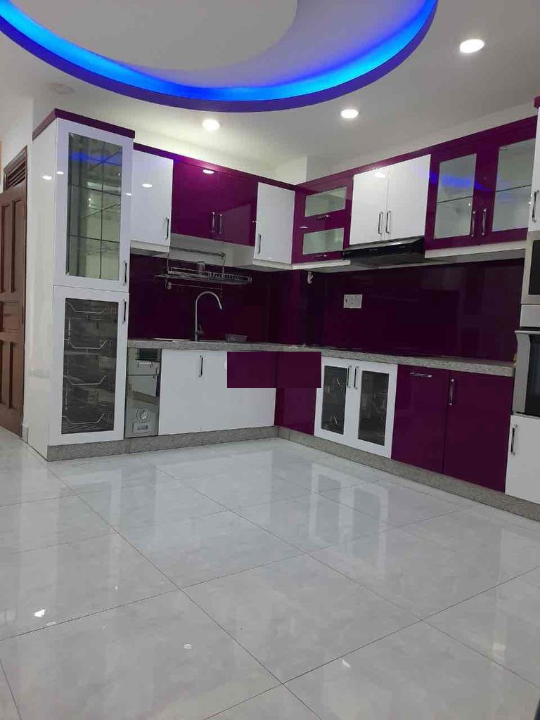 Nhà Hẻm KD đường D2: Trệt 4 Lầu Full Máy Lạnh, Nội Thất âm tường: Phù hợp VPCT, SPA