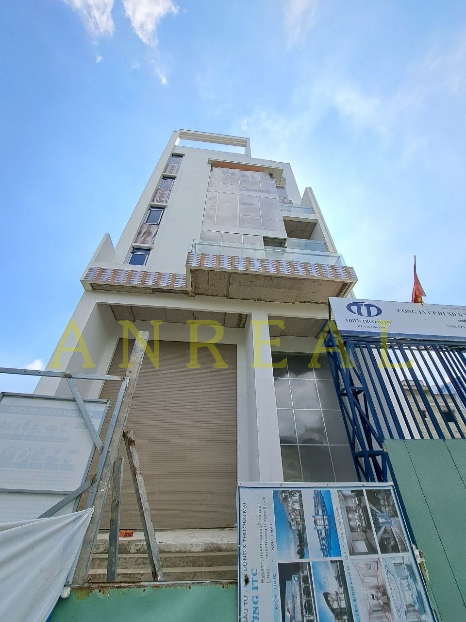 Tòa Văn Phòng Đảo Kim Cương 1600m2 - Hầm 7 Lầu, Thang Máy