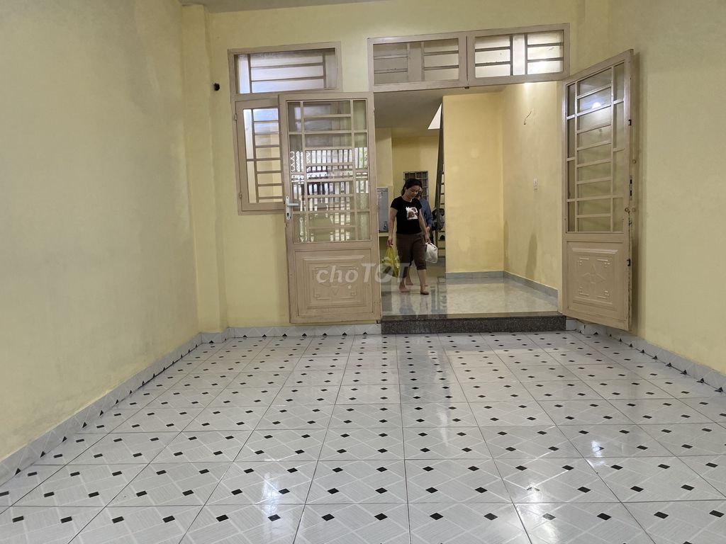 Cho thuê nhà nguyên căn 1870/ Tỉnh lộ 10 DT 64M2 giá 6 triệu