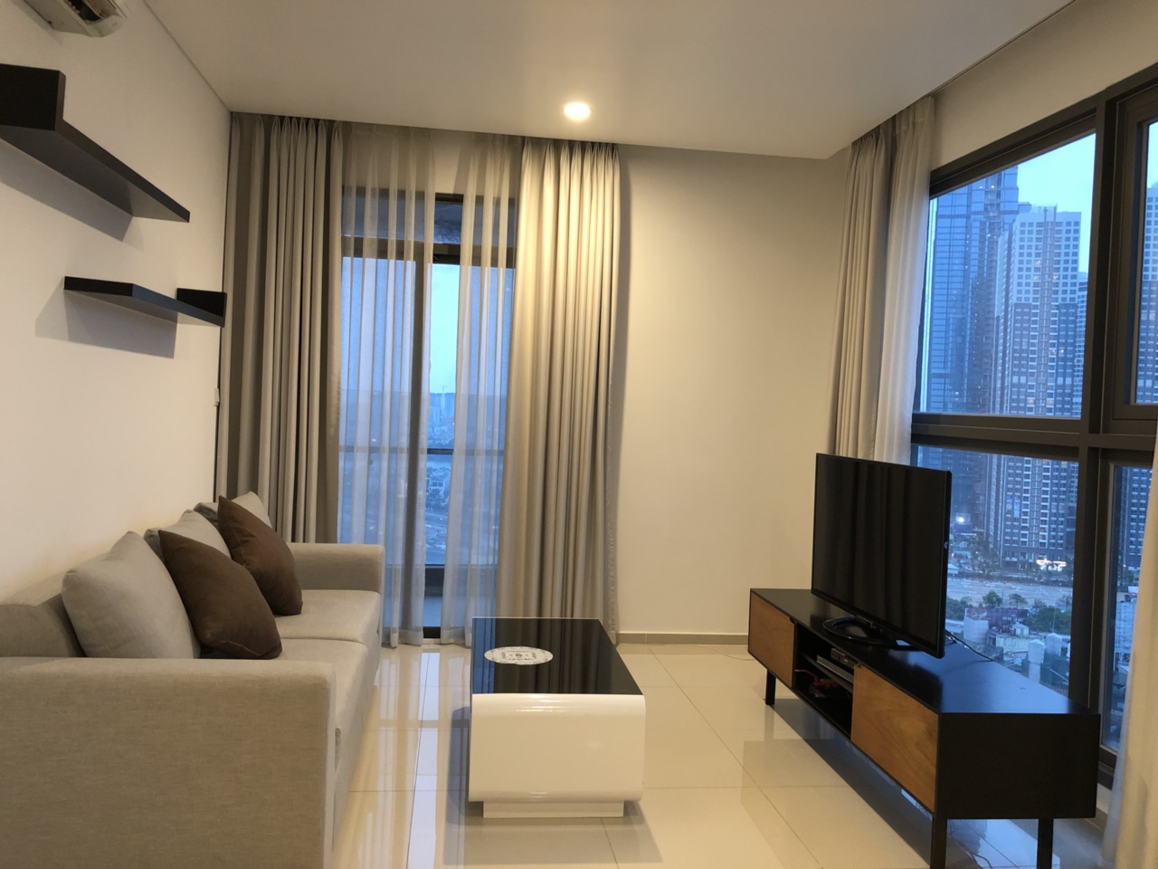 Cho Thuê căn hộ Pearl Plaza 3pn_123m2 căn góc Dự Án Pearl Plaza. Lh 0938 155 227