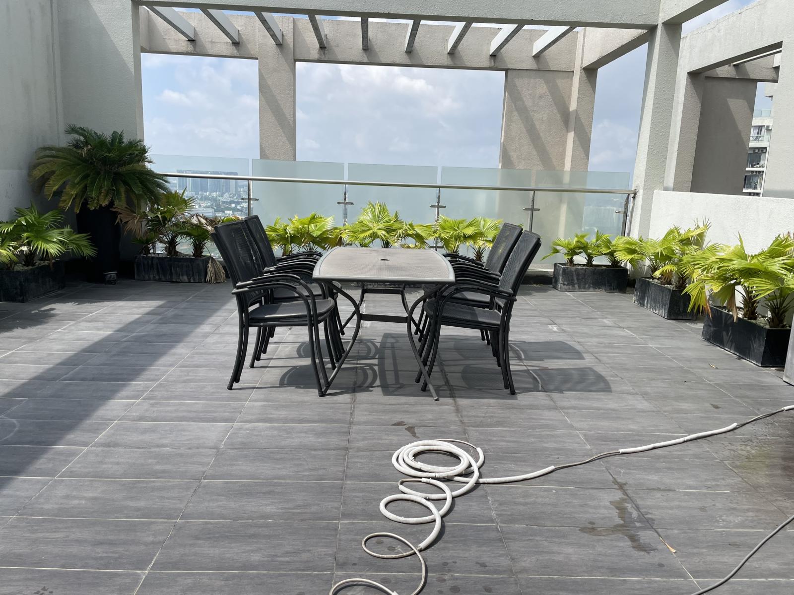 Cho thuê Penthouse Masteri Thảo Điền, DT: 260m2, 3PN,sàn gỗ đẹp