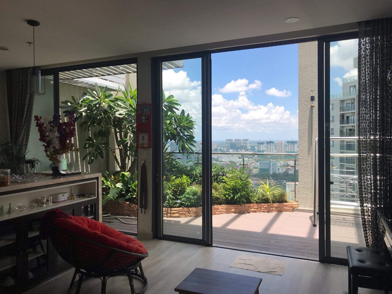 Cho thuê căn Penthouse 182m2 Masteri Thảo Điền giá cực rẻ