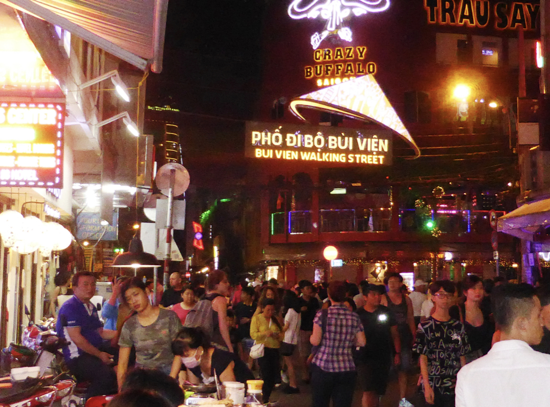 Cho thuê nhà mặt tiền 22 Bùi Viện. Khu phố tây Q1.
