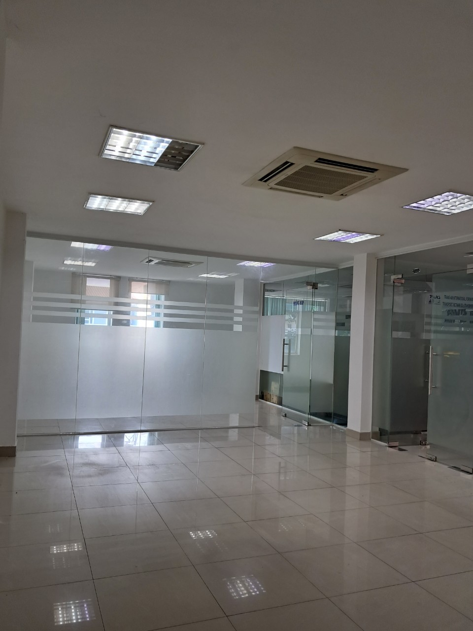 Văn phòng cho thuê quận Tân Bình, 40m - 60m - 120m