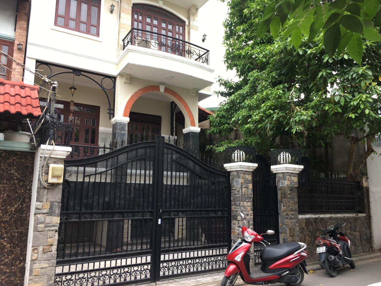 Cho thuê villa 10x20m,gara 3 lầu 5P Trần Não