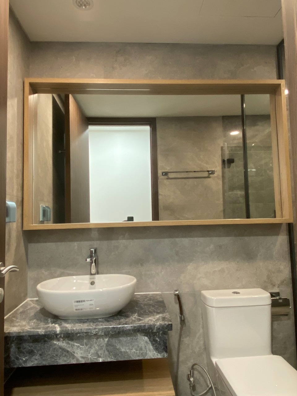 Cho thuê căn hộ Midtown Phú Mỹ Hưng, dt 88m2, 2 PN, nội thất mới 100%. LH 078 825 3939