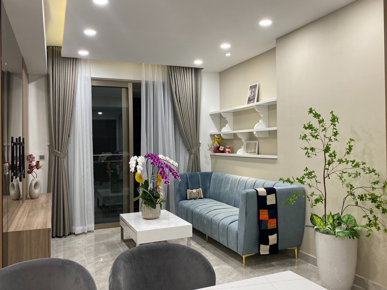 Cho thuê căn hộ Midtown Phú Mỹ Hưng, dt 88m2, 2 PN, nội thất mới 100%. LH 078 825 3939