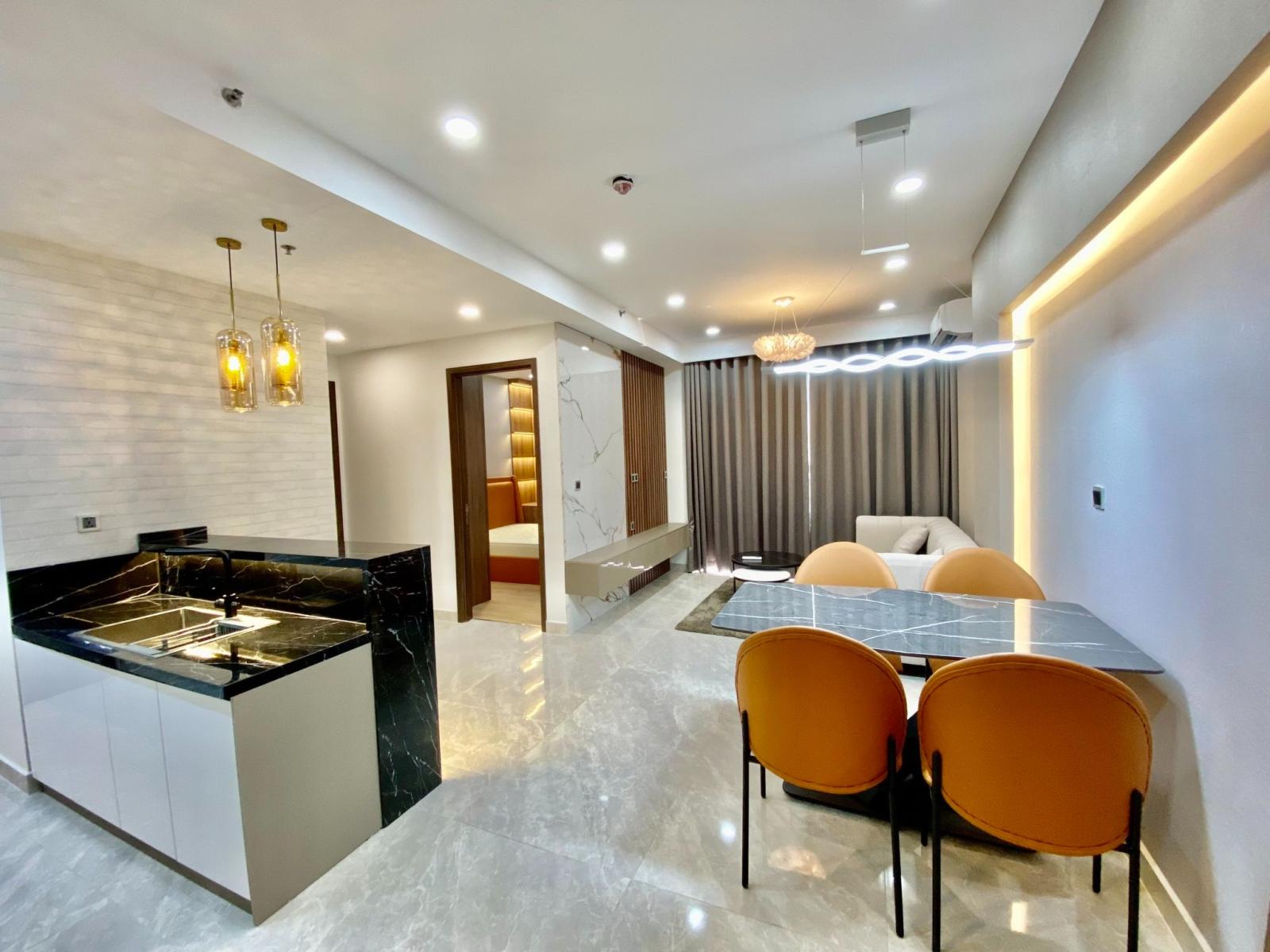 Cho thuê căn hộ Midtown Phú Mỹ Hưng, dt 82m2, 2 PN, nhà đẹp. LH 078 825 3939