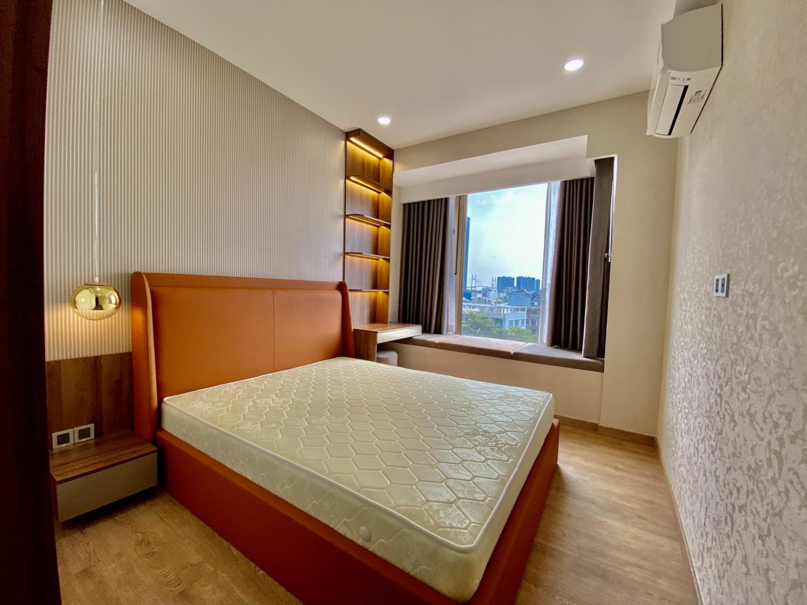 Cho thuê căn hộ Midtown Phú Mỹ Hưng, dt 82m2, 2 PN, nhà đẹp. LH 078 825 3939