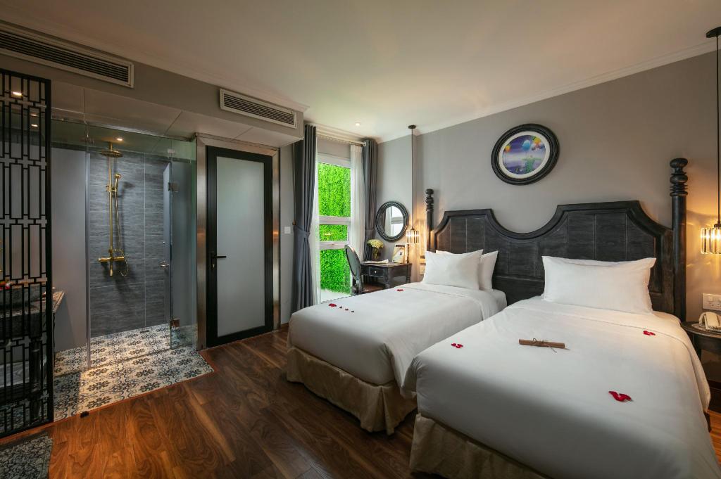 Cho thuê nguyên căn Khách sạn cao cấp mới đẹp có 40 phòng trung tâm Phú Mỹ Hưng Q7