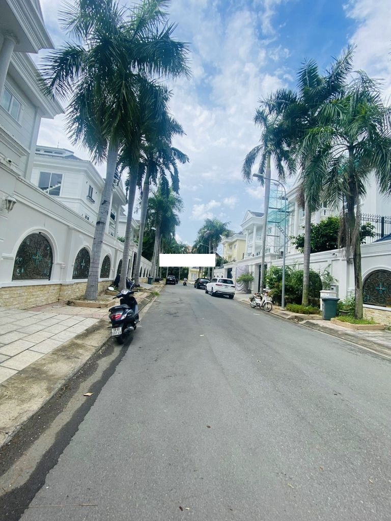 Cho thuê  biệt thự Quận 2- Biệt thự đường Nguyễn Văn Hưởng