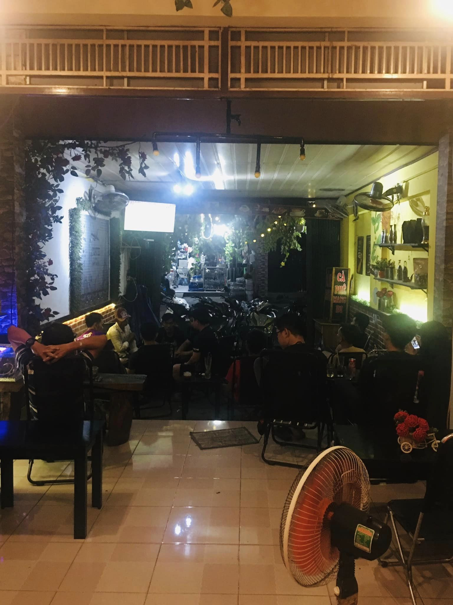 GÓC SANG NHƯỢNG QUÁN CAFE Ở HÓC MÔN