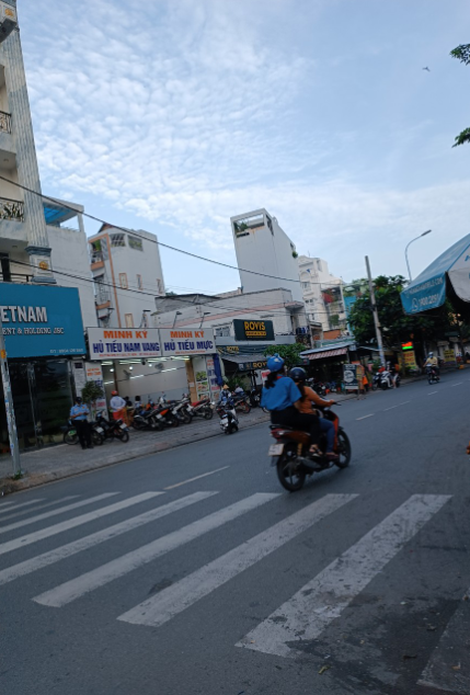 Cho thuê Building gần vòng xoay Phú Lâm, ngang 9*18m - Hầm 7 Tầng chỉ 280tr